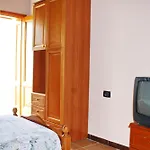 Nika 2*