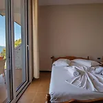 Nika Otel Radhimë