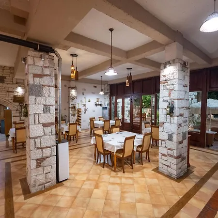 Hotel Nika 2*