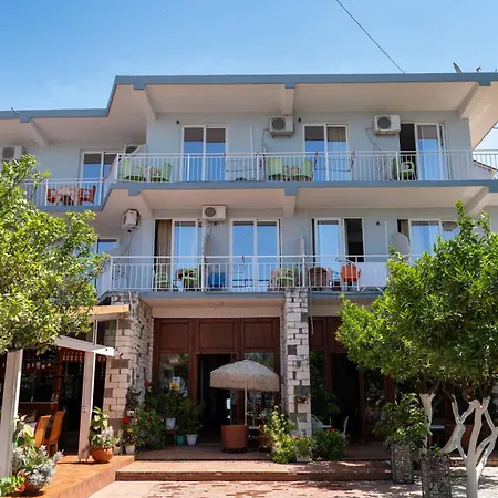 Nika Hotel Radhimë