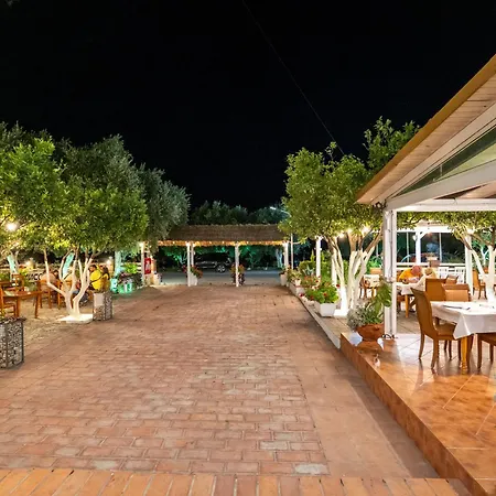 Hotel Nika Radhimë