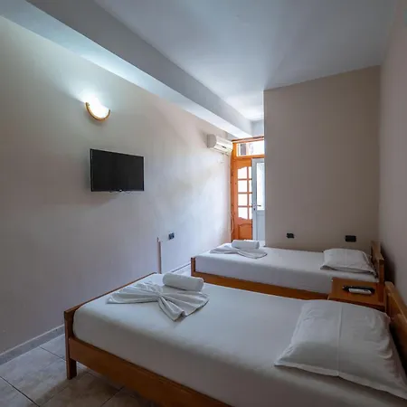 Hotel Nika Radhimë