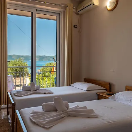 Nika Hotel 2*