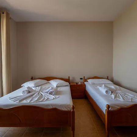 Nika Hotel 2*