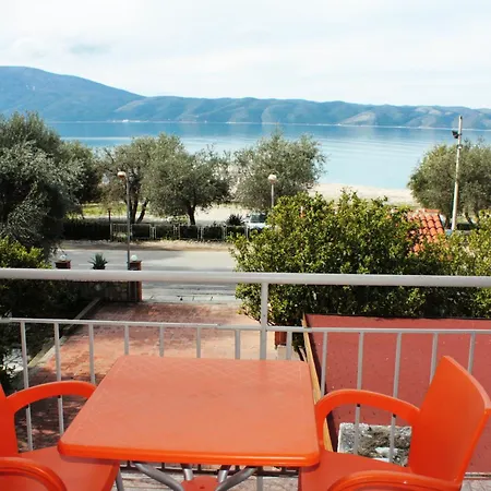 Hotel Nika Radhimë