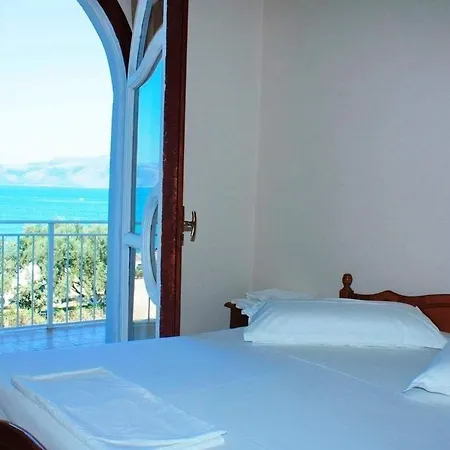Nika Hotel 2*