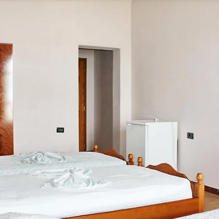 Nika Hotel Radhimë