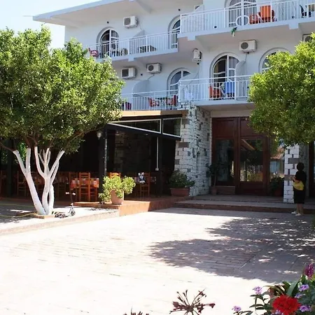 Hotel Nika 2*