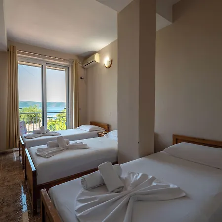 Nika Hotel 2*