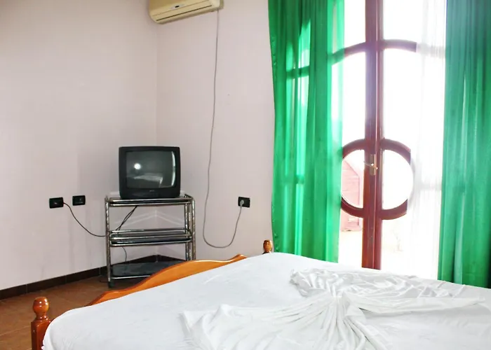 Nika Hotel 2*
