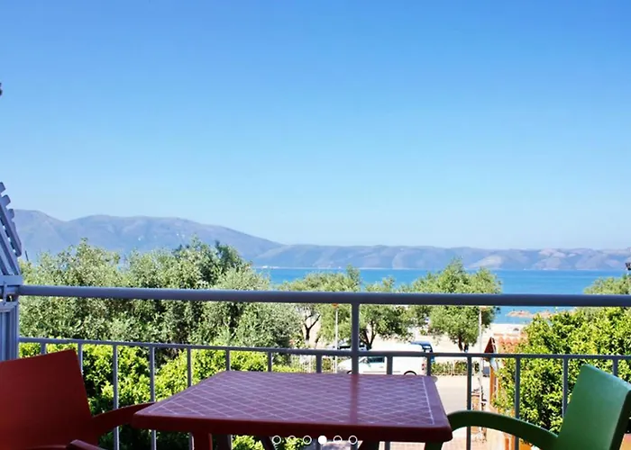 Nika Hotel Radhimë